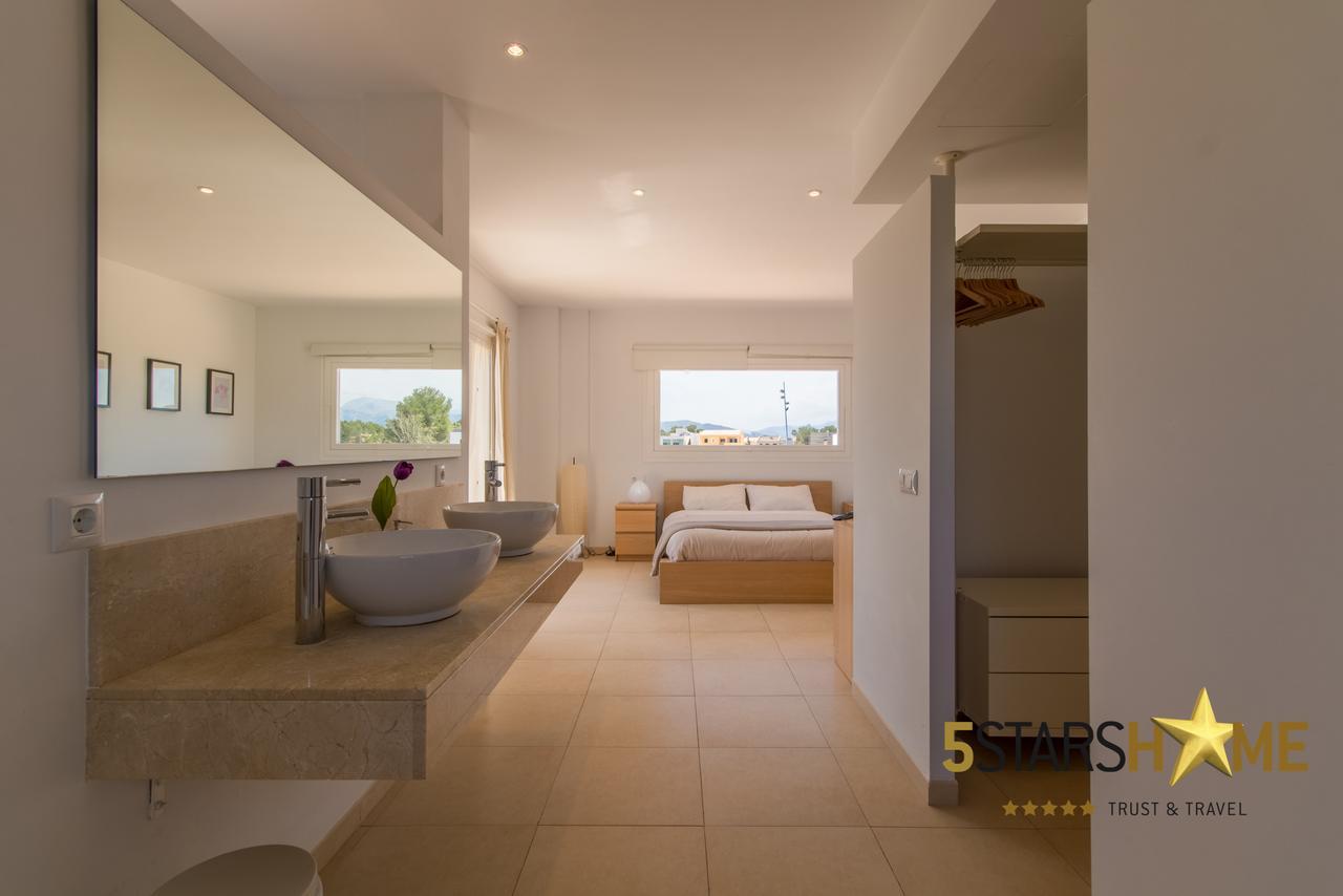 - 218261 Villa Alcudia (Mallorca)
